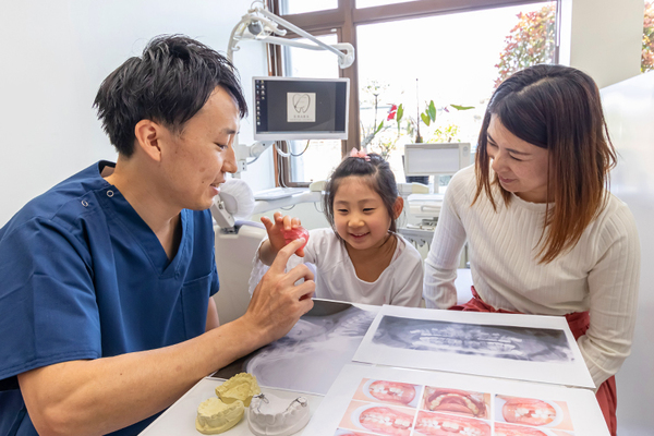 江原歯科医院 長い付き合いになるからこそ丁寧でわかりやすい説明を心がける