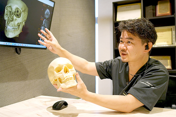 新倉矯正歯科 平塚医院 模型や画像を用いて患者にわかりやすく説明
