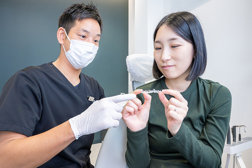 矯正中も見た目を気にせず過ごしやすい 目立ちにくい矯正