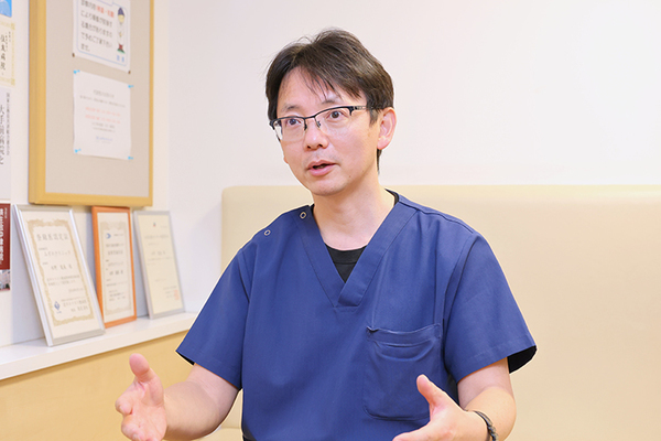 みずのクリニック 開業医をする中で改めて訪問診療の必要性を感じた、と話す院長