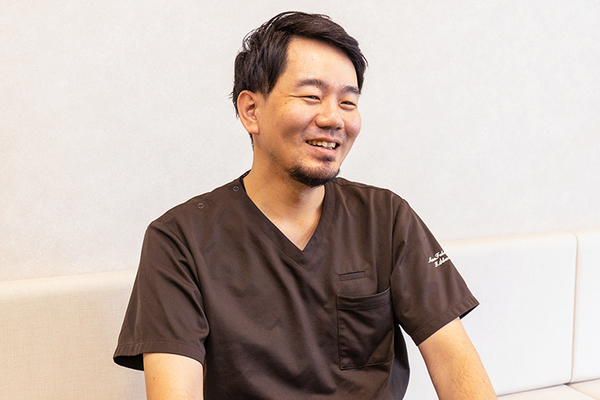鳴尾ふくだ歯科・小児歯科 小児矯正は不正咬合や虫歯などの防止にもつながると話す院長