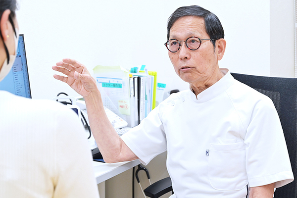 上本町ふるえと頭痛 ・脳神経クリニック 詳細な問診に加え、ビデオモニタリングも紹介している同院