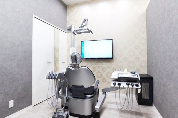 SHO DENTAL Salon 小児の矯正治療にも対応し、子どもも安心できるように接する