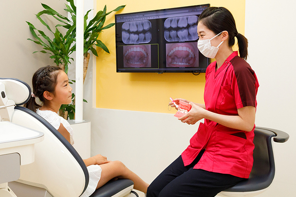 松野歯科医院 歯科衛生士がマンツーマンで指導を行う