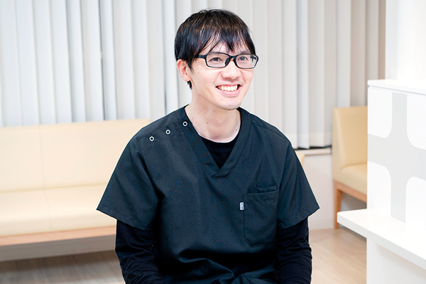 クリニックプラス立川 食後すぐの不調は早めの受診がお勧めと話す福井院長