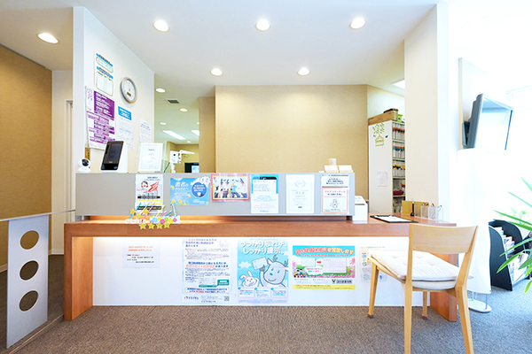 有岡歯科医院 歯科医師、スタッフともに患者一人ひとりと真摯に向き合う