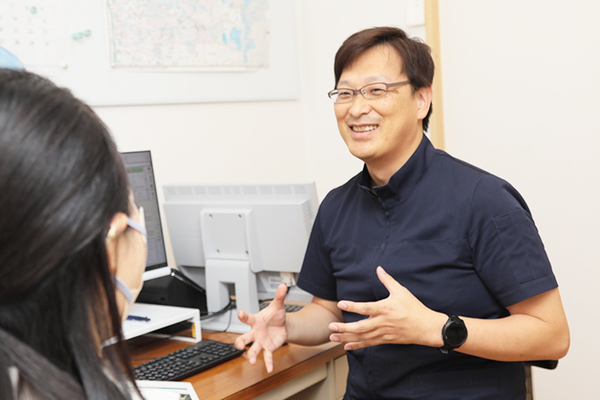 森本耳鼻咽喉科 「地域での病気の見逃しを減らしたい」と話す院長