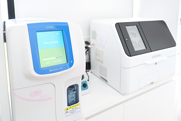 なごみ整形外科リウマチクリニック 当日10分ほどで結果がわかる血液検査機器