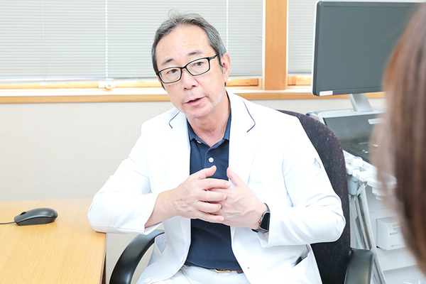 須賀医院 疾患の兆候を早期で見つけることが大切と話す院長