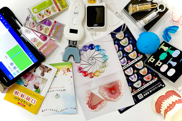 西村歯科 口腔機能の測定やパンフレットも活用し、わかりやすい診断に注力