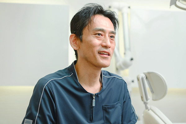 曽我歯科医院三軒茶屋 治療計画を丁寧に説明することを心がけている曽我先生