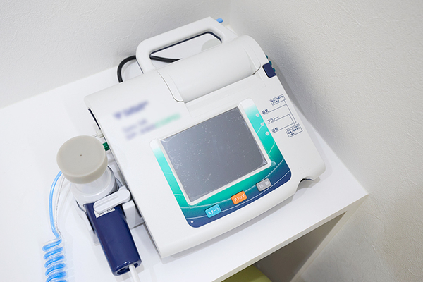 用賀けやき内科 呼吸器内科・アレルギー科 呼吸機能を評価するための肺機能検査にも対応する 