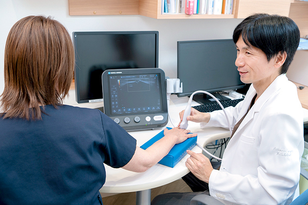 中野タカハシ整形外科クリニック 血液検査だけでなく、超音波検査や身体機能評価も