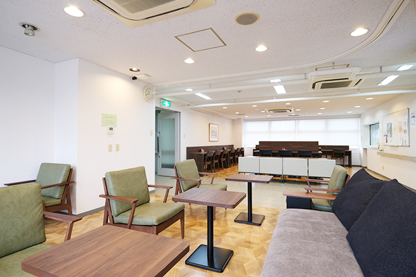 西新井大腸肛門科 症状が落ち着いて見えても、繰り返す膿や血は危険信号