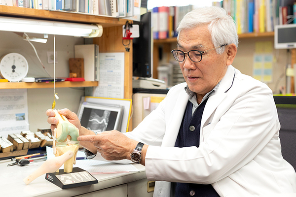 善紀クリニック 前十字靱帯の修復に際しては、縫合術または再建術が選択される