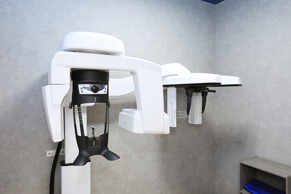 岡崎六竜歯科クリニック 先進の歯科用CTを導入。精密な検査で安全性を高める