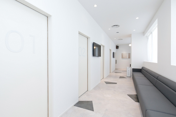 上野御徒町ファラド皮膚科 患者と皮膚状態、薬のバランスを考慮し治療を進めていく