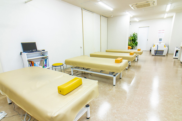 まさだ整形外科 理学療法士は担当制でマッサージやストレッチ、運動療法を実施