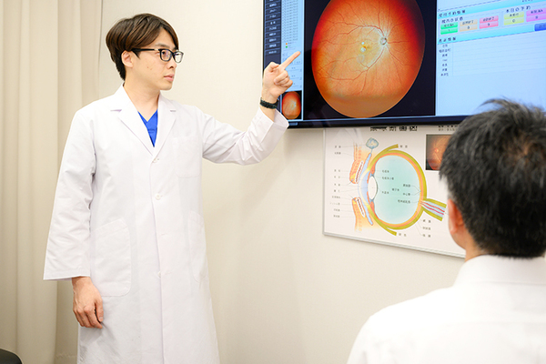 錦糸町おおかわ眼科 検査結果の説明を受け、必要に応じて日帰り手術へ進む