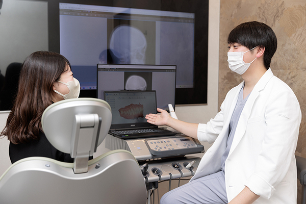 プラマデンタルクリニック成城 スキャンした画像を用いて、視覚的にもわかりやすく説明