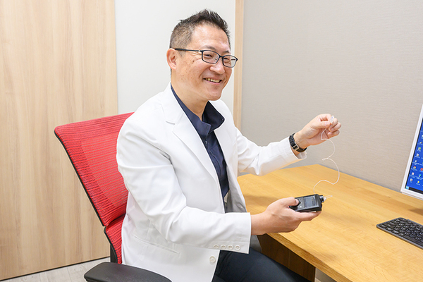 D Medical Clinic Osaka 患者一人ひとりの血糖値変動を確認し、インスリンを調整している