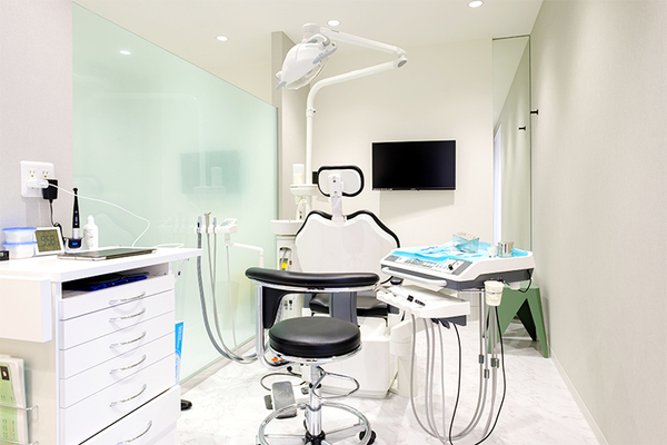 中野坂上駅前スワン歯科・矯正歯科 CTによる精密診断とシミュレーションで、安全な手術をめざす