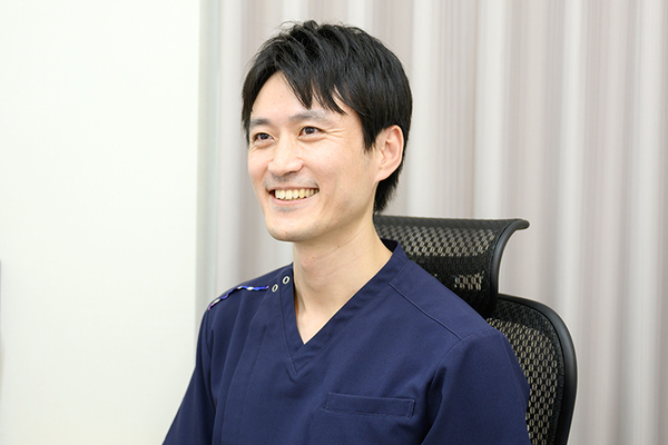 半蔵門 渡海消化器・内視鏡クリニック おなかの症状があれば、一度相談してほしいと話す渡海院長