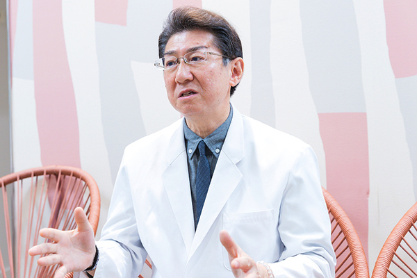 さいとう整形外科膝と歩行のクリニック秋葉原 動き始めの痛みは、変形性膝関節症のサインの可能性も