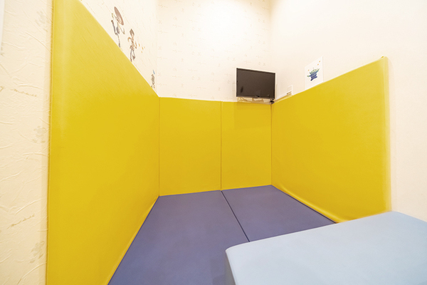 五反野皮ふ・こどもクリニック 子どもがリラックスして過ごせるよう配慮したキッズスペース