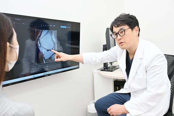 高輪ゲートウェイ駅前整形外科クリニック 検査結果を見える化し、治療方針への納得感を高めている
