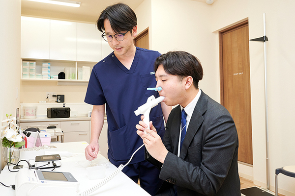 東川口いといがわ内科 呼吸の力を測定し、息切れや咳の原因を客観的に評価する