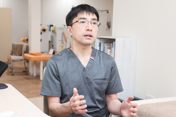 まつもと整形外科 丁寧な診療と説明を心がけている松本院長