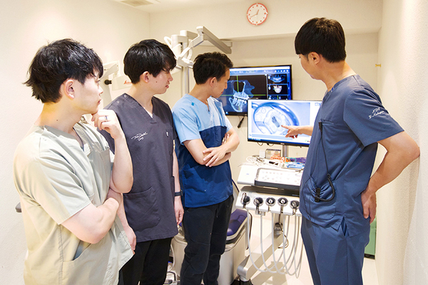 中川歯科クリニック 専門分野の違う歯科医師が総合的かつ専門性の高い診療を提供