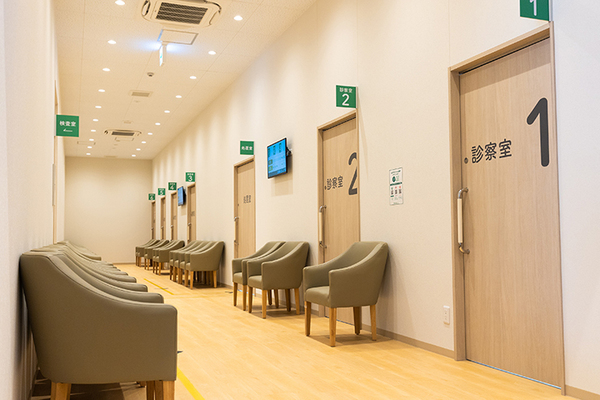 八王子総合クリニック 待ち時間の負担軽減や快適に過ごせる空間づくりをめざす