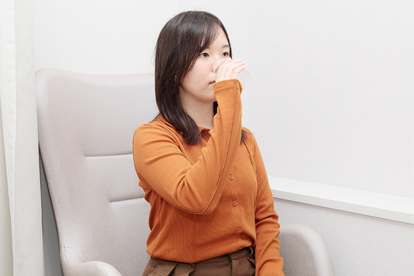 おかむらクリニック　内科・消化器 患者の不安に寄り添い、院内でも下剤の服用が可能となっている