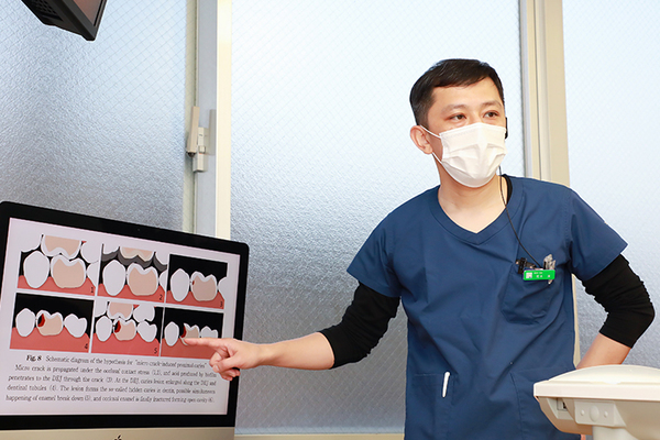 荒木歯科医院 さまざまな資料を使って解説