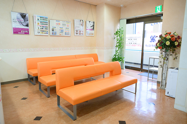 麗皮フ科・形成外科クリニック 自己処理せずに正しいケアをすることが重要