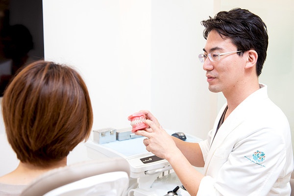下井草さかい矯正歯科 丁寧でわかりやすい治療説明を心がけている
