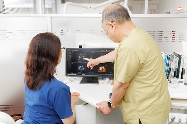 しらゆりデンタルクリニック 一人ひとりの状態を見極め、患者にとってベストな治療を選択