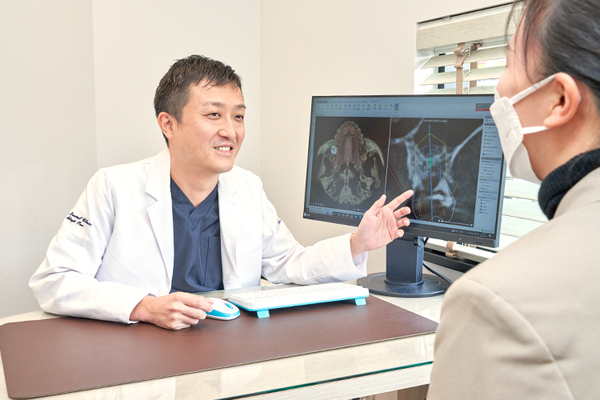 おの歯科医院 事前に説明を行い、患者の不安に寄り添った配慮を行っている同院