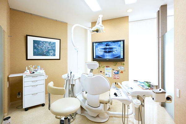 有岡歯科医院 患者の希望や口腔内の状態に合わせて治療を提案