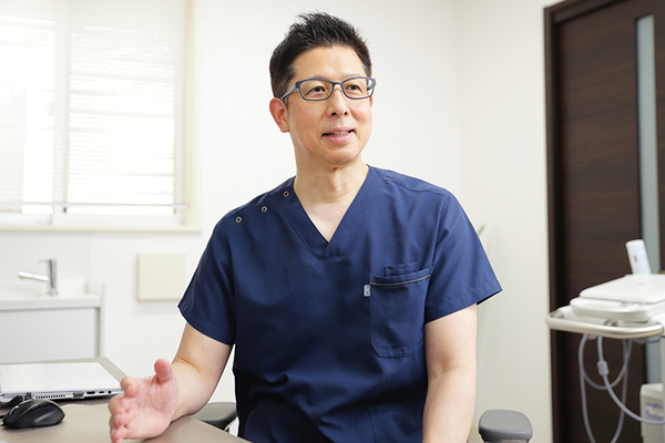 あさくま医院 不安なことは、気軽に相談してほしいと話す院長