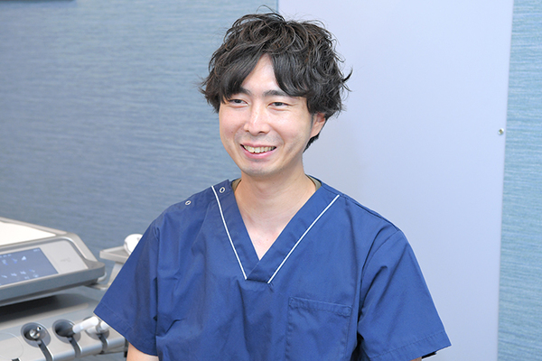 ウィズ歯科クリニック 新松戸 専門性を生かしたチーム医療が強みと話す手島院長