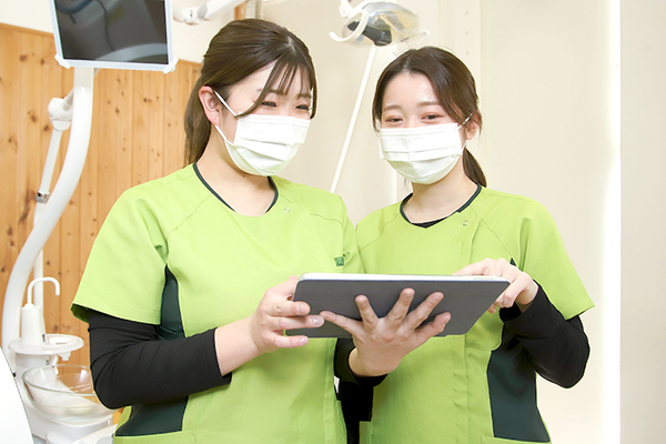 中原歯科 スタッフ同士で連携し、さらなる技術の向上をめざす