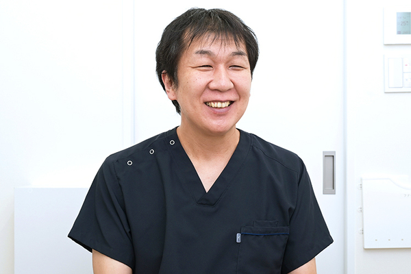 伊谷形成外科・皮フ科クリニック 自己判断するのではなく、まずは相談してほしいと話す伊谷院長