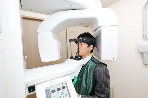 八重洲中央歯科 患者の口腔状況にあわせた綿密な治療計画を作成