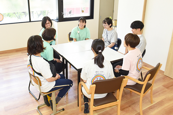つくだクリニック 月2回全職種が集い一人ひとりの子どものカンファレンスを実施