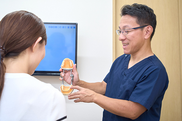 ひまわり歯科 丁寧な問診を行い、治療方針を決定する