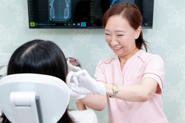 すみれ矯正歯科 本郷 一人ひとりに合った治療方法のメリットデメリットを説明