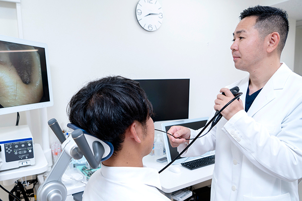 神田駅前もんでん耳鼻咽喉科 痛みや不快感の少ない機器で、副鼻腔炎の原因を丁寧に調べる
